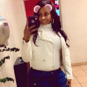 Meet your Posher, Danielle